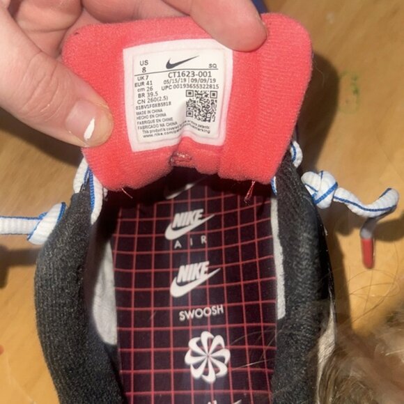 sneakers - Picture 9 of 12